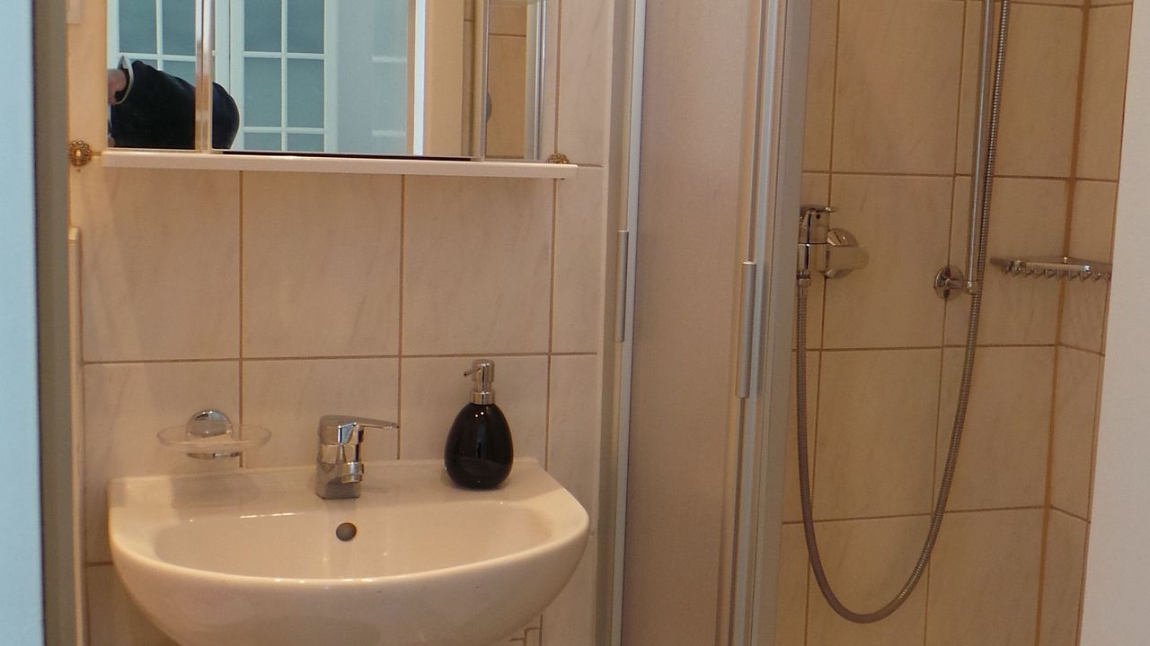 Badezimmer Dusche Kosmetikbereich Badezimmer Dusche Kosmetikbereich